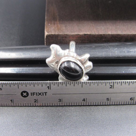 Size 6 Sterling Silver Abstract Design Black Stone Band Ring Vintage - Picture 7 of 8